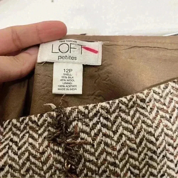 ANN TAYLOR LOFT Petite Herringbone Tweed A-Line Skirt | size 12P - Picture 4 of 6